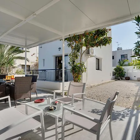 Moments Together Villa Oroklini Exterior photo